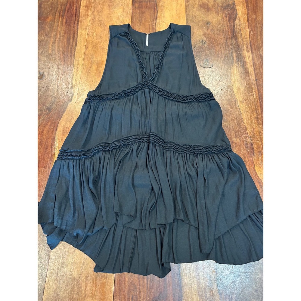 Free People black tiered smocked vneck sleeveless trapeze tunic mini dress small